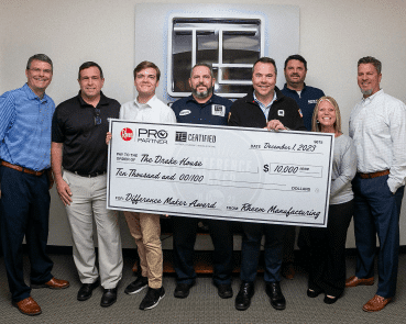 drake-rheem-difference-maker-check-group-photo-inside